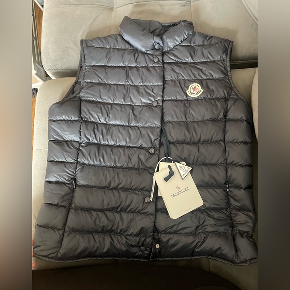 Moncler vest size 3 BRAND NEW - Picture 2 of 2